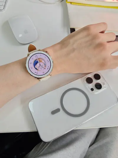 Tidak bohong! iPhone + jam tangan Sasa adalah pasangan yang sempurna!