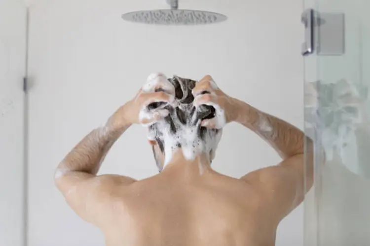 Bahan Ajaib di Balik Shampoo Anti Ketombe