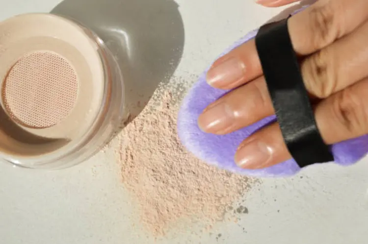 5 Bedak Tabur Bagus dan Murah di Bawah Rp 50 Ribu, Bikin Makeup Flawless!