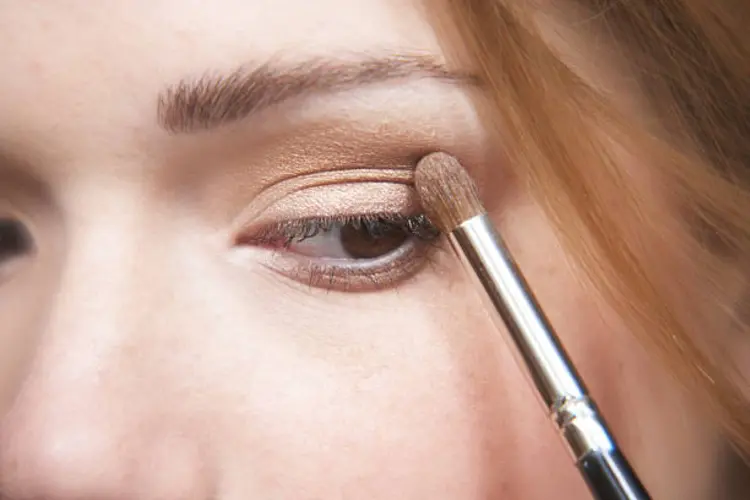 5 Cara Memilih Eyeshadow untuk Pemula agar Tampil Cantik dan Natural