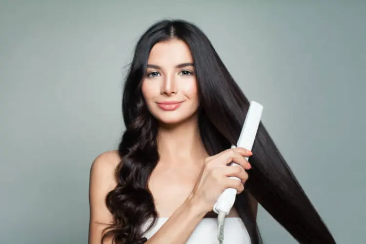 Mau Bikin Wavy Hair Sendiri di Rumah? Ini 5 Teknik Bikin Gelombang Rambut Ala Salon Pakai Catokan!