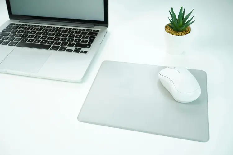 Nggak Semua Mousepad Sama, Pilih Bahan yang Cocok Buat Gaya Main Kamu
