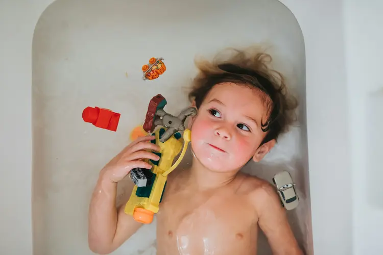 Jangan Asal Pakai Alat Pengering Rambut Dewasa untuk Si Kecil