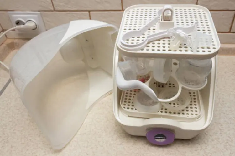 Sterilizer Botol Bayi Harus Dicuci Juga? Yuk, Simak Caranya Biar Tetap Higienis dan Awet!