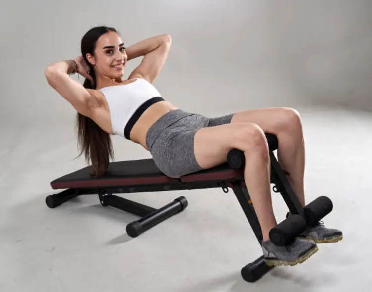 Pakai Sit Up Stand, Ini Tips Agar Tubuh Tetap Fit dan Kencang