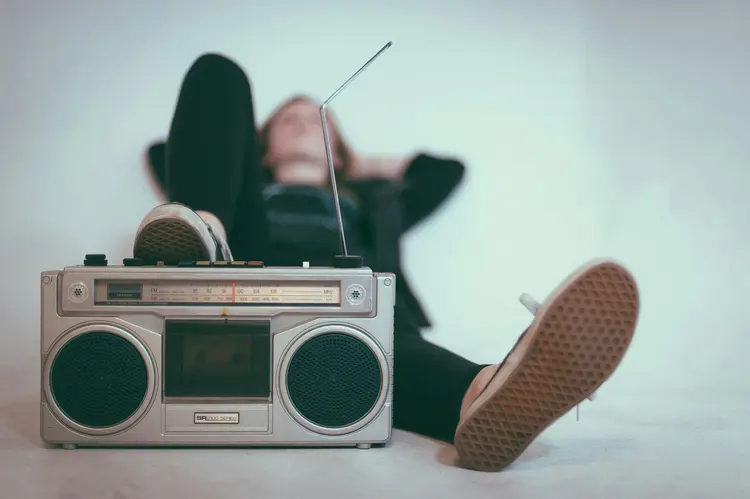 Streaming Bisa Mati, Radio Portable Tetap Menyala