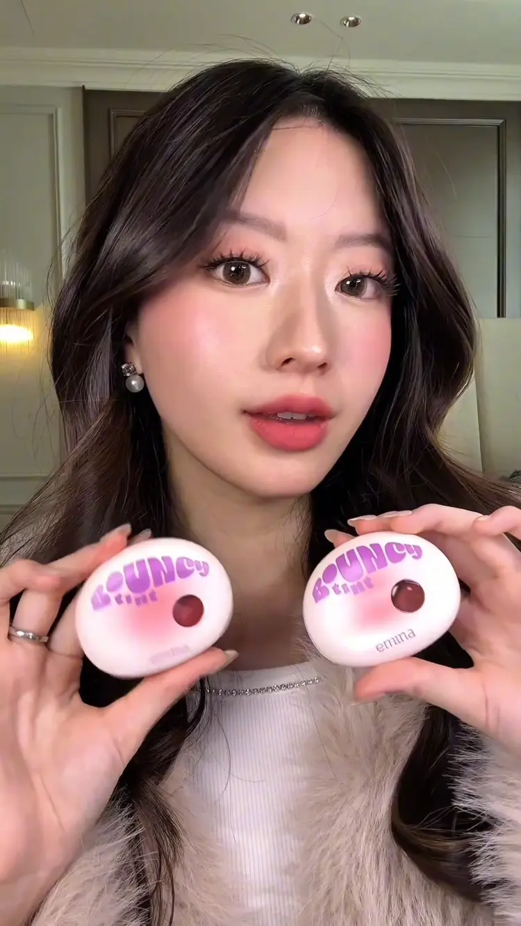 NEW! Emina Bouncy Tint 3 in 1 Lip, Cheek, & Eye - Blurry Lip Color, Lasting Stain, dilengkapi dengan SPF 15 PA+++, Marshmallow Mochi Pudding Longlasting Blush On Lip Tint Eye Shadow