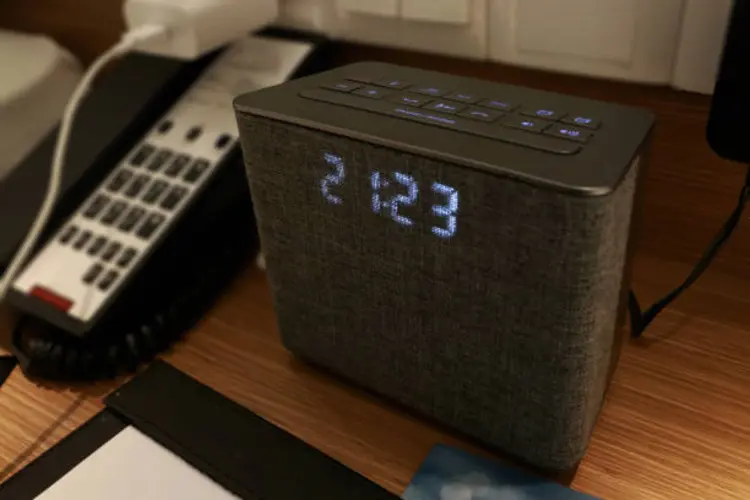 Bangun Tepat Waktu dengan Speaker Jam Bluetooth Multifungsi Ini!