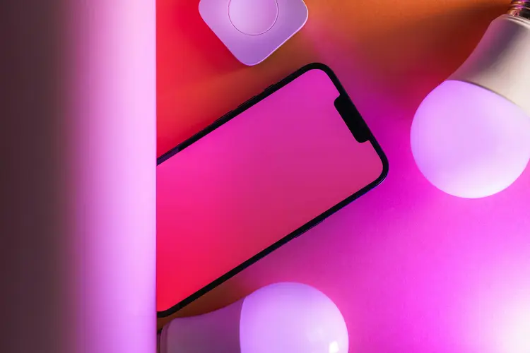 Upgrade Kamar Biasa Jadi Estetik dengan Smart LED Bulb RGB