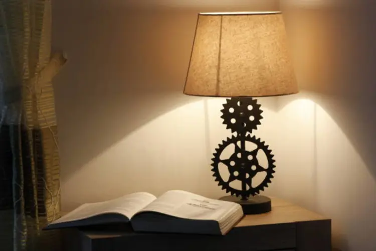 Bukan Sekadar Dekorasi, Ini 5 Manfaat Menggunakan Lampu Tidur Unik di Kamar!