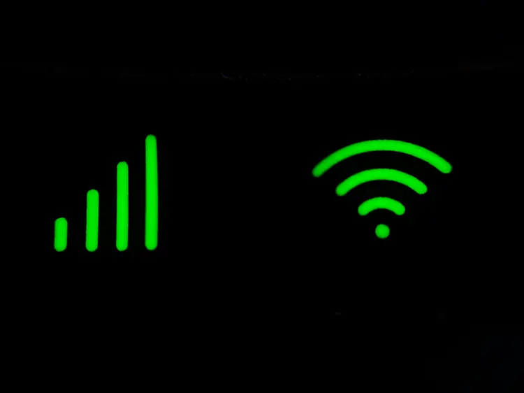 Pakai WiFi Extender atau Repeater? Yuk Cari Tahu Biar Internet Kamu Nggak Lemot Terus!