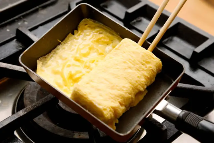 Telur Dadar Jepang Anti Gagal Cuma dengan Beberapa Langkah Sederhana