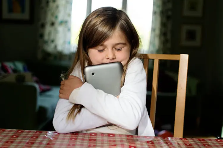 Cara Memilih Tablet Edukasi Anak yang Sesuai Kebutuhan Si Kecil