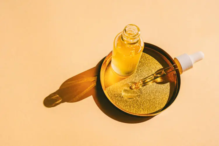 Ini Manfaat Serum Vitamin C, Bikin Wajah Cerah Bebas Kusam