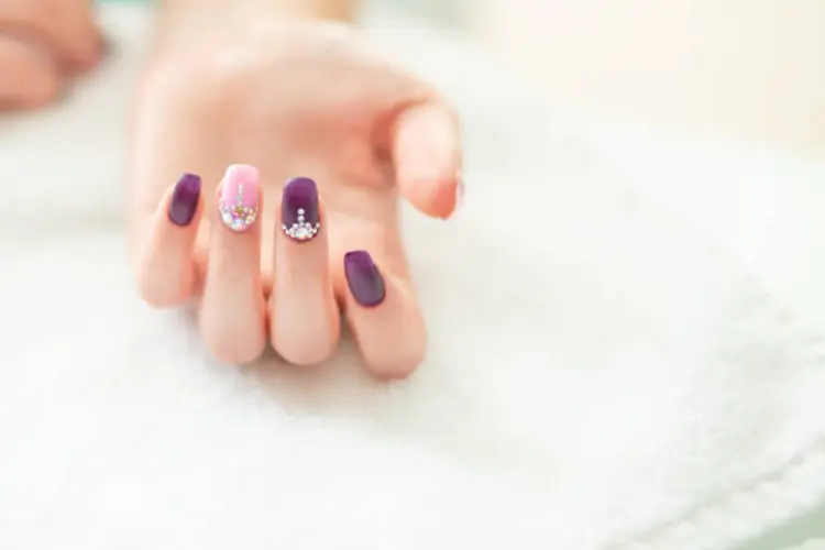 Panduan DIY Nail Art untuk Pemula, Gampang Banget!