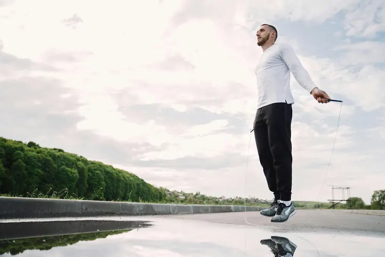 10 Menit Skipping Rope Setara Jogging 30 Menit? Ini Faktanya