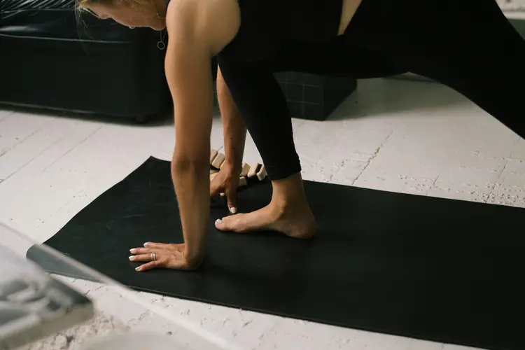Mulai Yoga di Rumah? Jangan Asal Beli Matras! Ini Tipsnya!