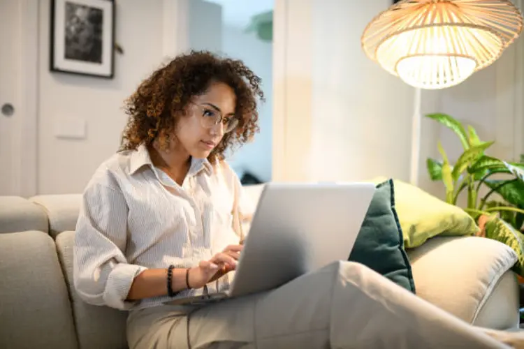 Laptop Tipis Emang Stylish Tapi Kamu Jadi Butuh Lebih Banyak Gadget Tambahan