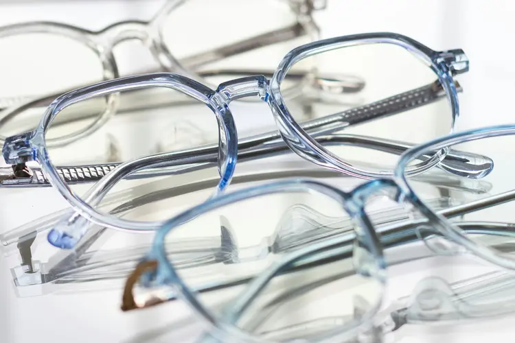 Mau Beli Frame Kacamata Transparan? Hindari 4 Kesalahan Fatal Ini!