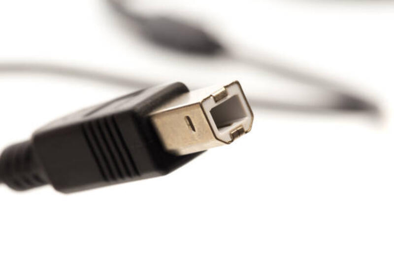 konektor usb tipe b diisolasi pada latar belakang putih, tampilan close up - usb printer potret stok, foto, & gambar bebas royalti