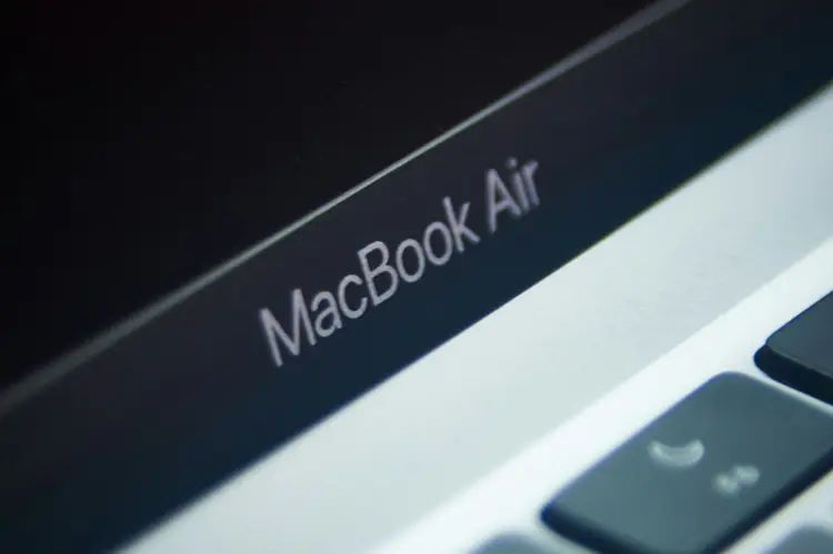 Lupakan Laptop Lama! MacBook Air M2 Bukan Main-Main Lagi
