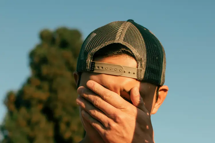 Trucker Hat Kembali Populer! 5 Cara Padu Padan untuk Gaya Streetwear Hingga Retro
