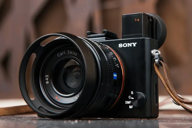 Kamera Fixed-Lens Tercanggih? Review Fitur AI dan BIONZ XR Sony RX1R III