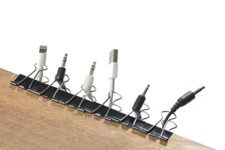 Cable Clip Holder, Solusi Praktis untuk Kabel Berantakan di Rumah Maupun Kantor