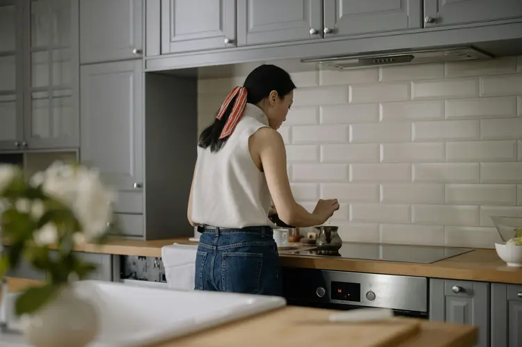 Dapur Modern dengan Sentuhan Kompor Listrik