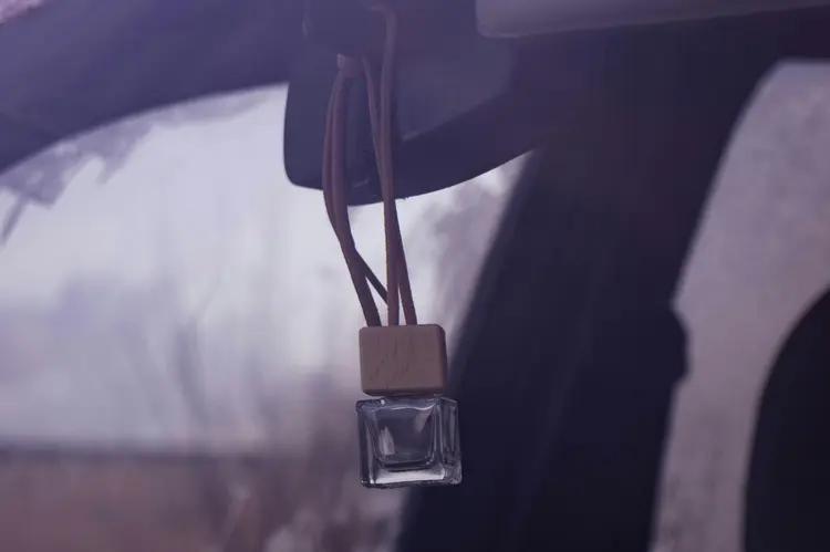 Rahasia Perjalanan Nyaman, Ini Parfum Mobil Anti Mual yang Wajib Dicoba