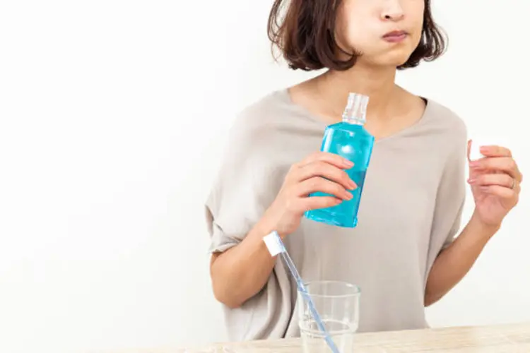 Ini Kesalahan Saat Pakai Obat Kumur yang Bikin Bau Mulut Tak Kunjung Hilang