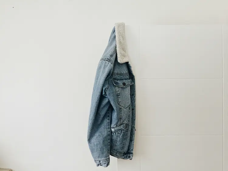 Kenapa Jaket Denim Jadi Simbol Fashion Paling Demokratis?