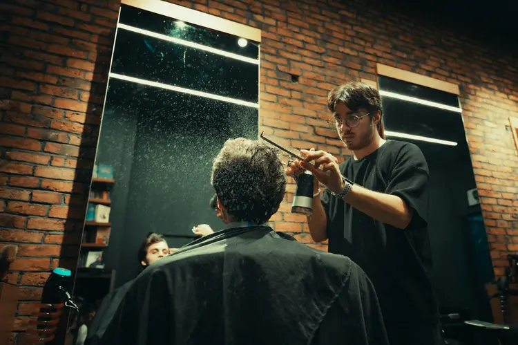 Ini Rahasia Model Rambut Pria Tetap Keren Sepanjang Hari!