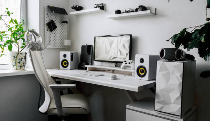 lihat-tempat-kerja-kantor-rumah-yang-nyaman-dari-kreator-dengan-komputer-lensa-kamera.jpg (612×354)