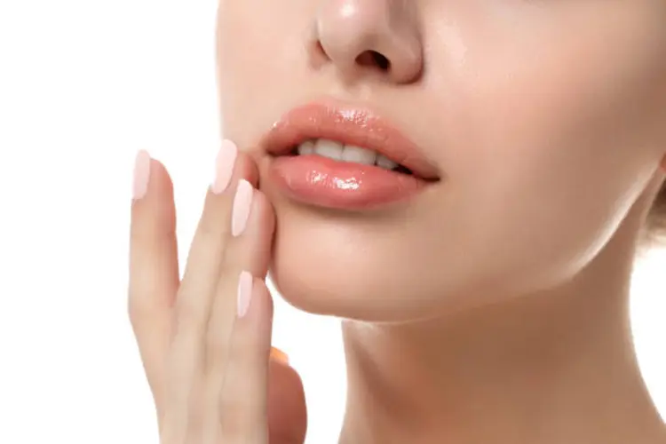 6 Manfaat Lip Serum, Bisa Sehat hingga Cerahkan Bibir
