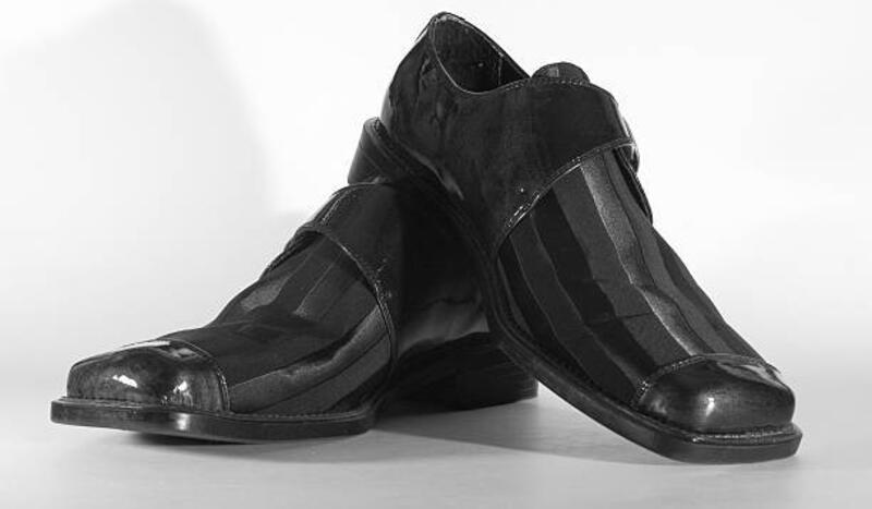 sepatu-hitam.jpg (612×357)