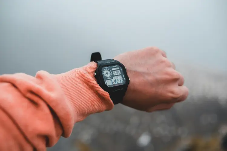 Mau Tampil Sporty? Ini Jam Tangan Pria yang Wajib Kamu Punya