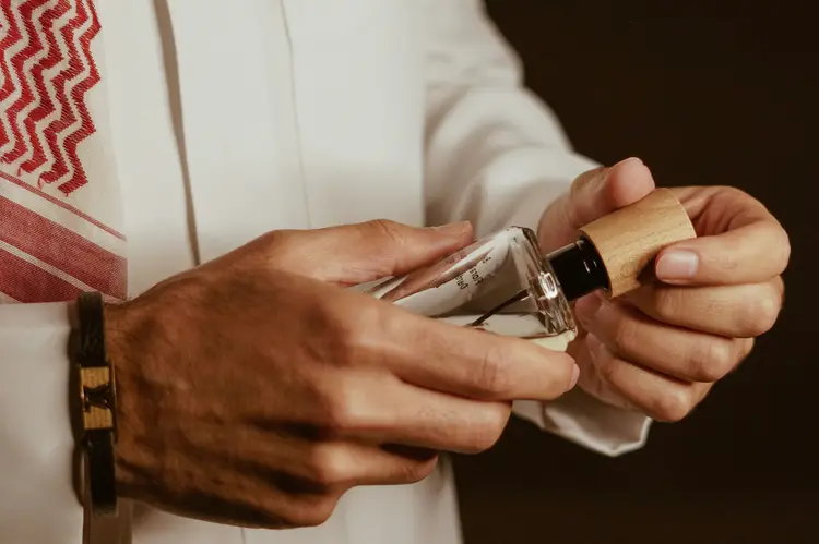 Kenapa Parfum Oud Bisa Bikin Aroma Tahan Lama Sepanjang Hari
