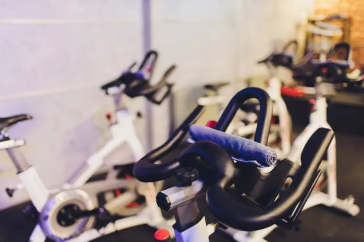 Gak Perlu ke Gym Lagi! Sepeda Statis Lipat, Jawaban Kebugaran di Rumah Minimalis