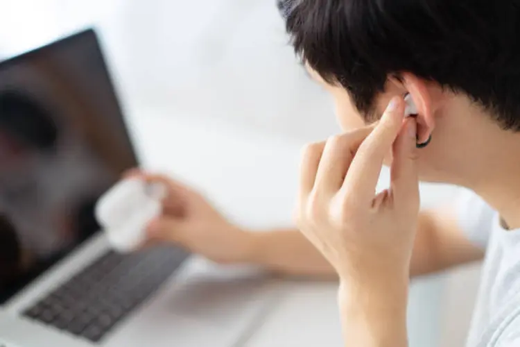 Panduan Pairing Earphone Wireless dengan Laptop Tanpa Ribet