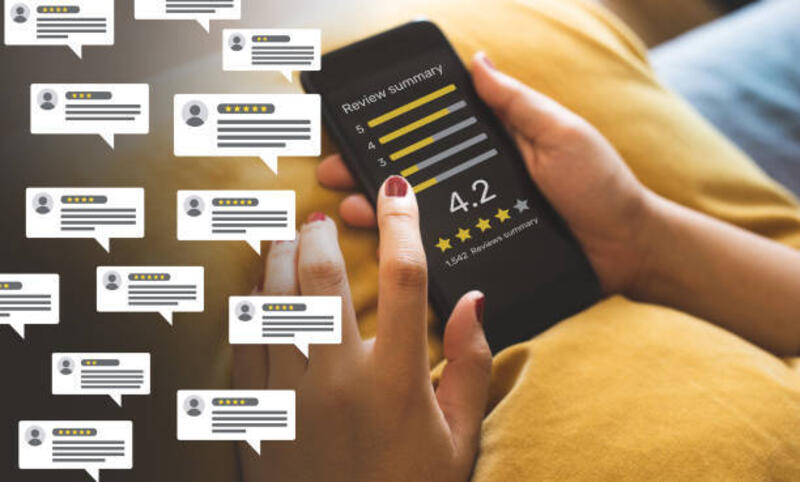 konsumen-meninjau-konsep-dengan-gelembung-orang-meninjau-komentar-dan-smartphone-peringkat.jpg (612×369)