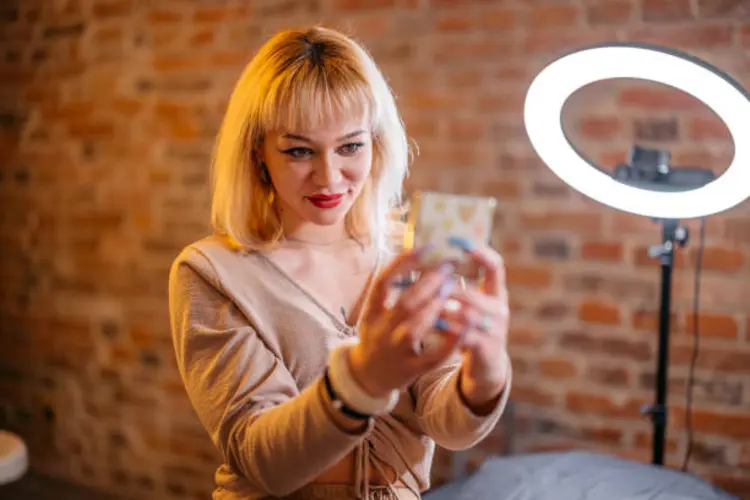 7 Trik Selfie yang Bagus dengan Kamera Depan yang Wajib Dicoba