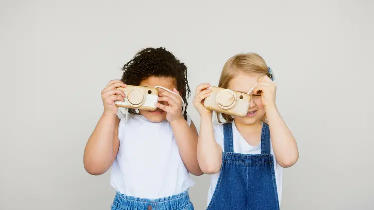 Bukan Sekedar Mainan! 5 Manfaat Kamera Digital Anak untuk Asah Kreativitas si Kecil