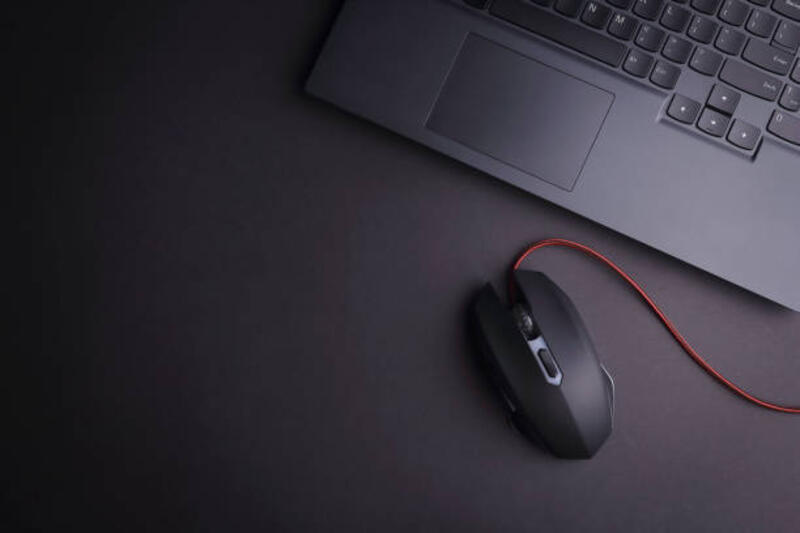 keyboard laptop dan mouse permainan komputer - gaming mouse potret stok, foto, & gambar bebas royalti