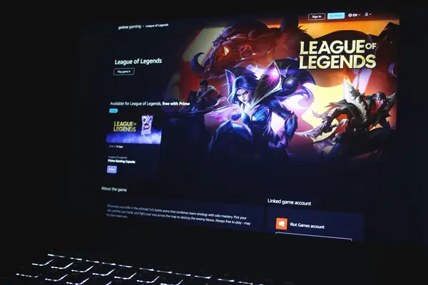 Laptop Lenovo LOQ 15IRX9, Solusi Buat Kamu yang Butuh Laptop Cepat & Tangguh