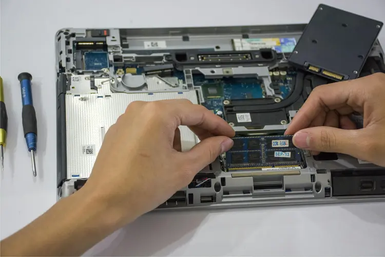 Masih Bingung? Beda SSD SATA dan M.2 Biar Nggak Salah Beli Buat Laptop Kamu