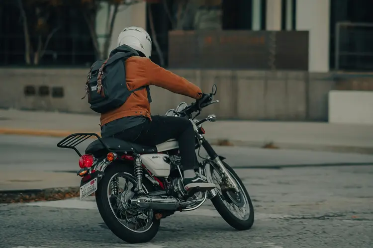 Gak Ada Lagi Alasan Cuaca Buruk! Jaket Motor Anti-Badai, Riding Nyaman Tetap Keren!