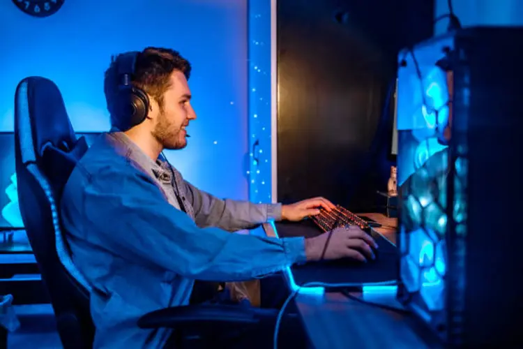 Duduk Lama Tanpa Pegal, Ini Tips Atur Posisi Duduk yang Benar Saat Main Game