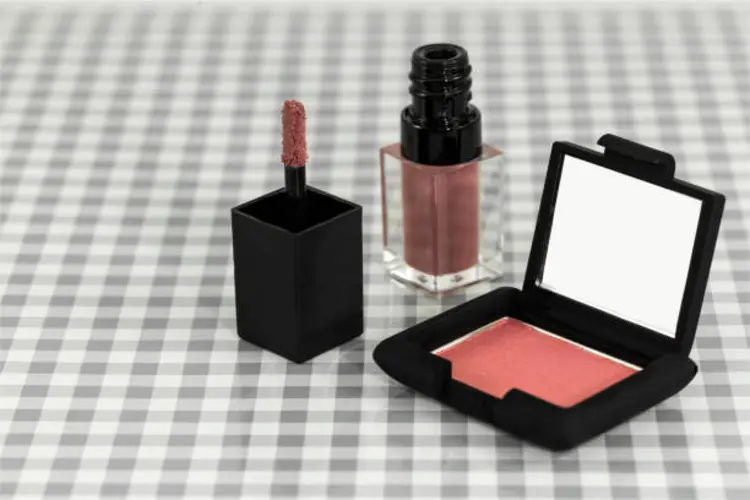 Pahami Perbedaan Powder, Cream, dan Liquid Blush, Bagus Mana?