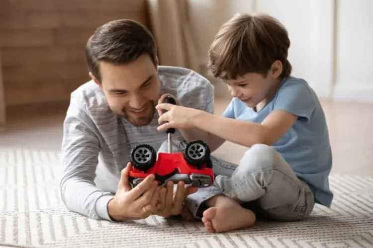 Moms, Mainan Ini Bisa Bantu Melatih Motorik Anak Lho